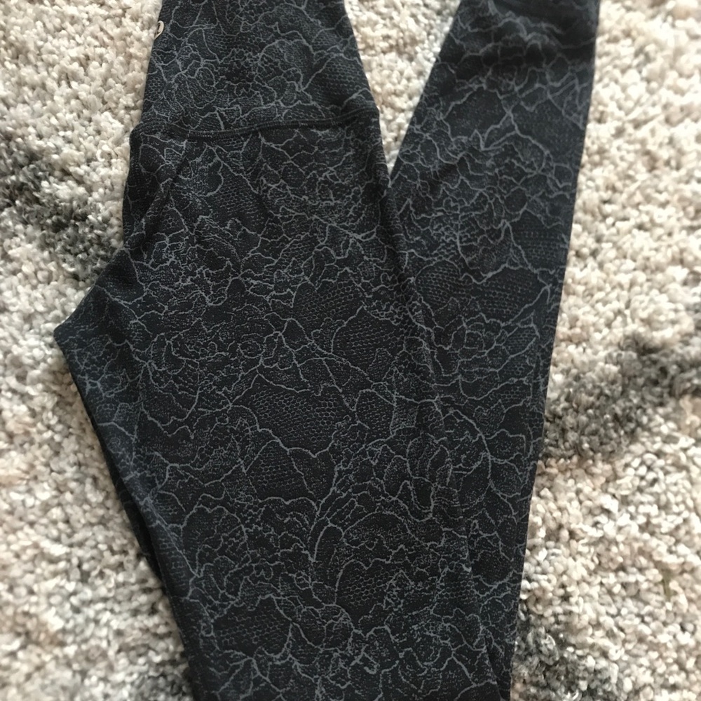 Lululemon align lacescape dark cast black 28” 2